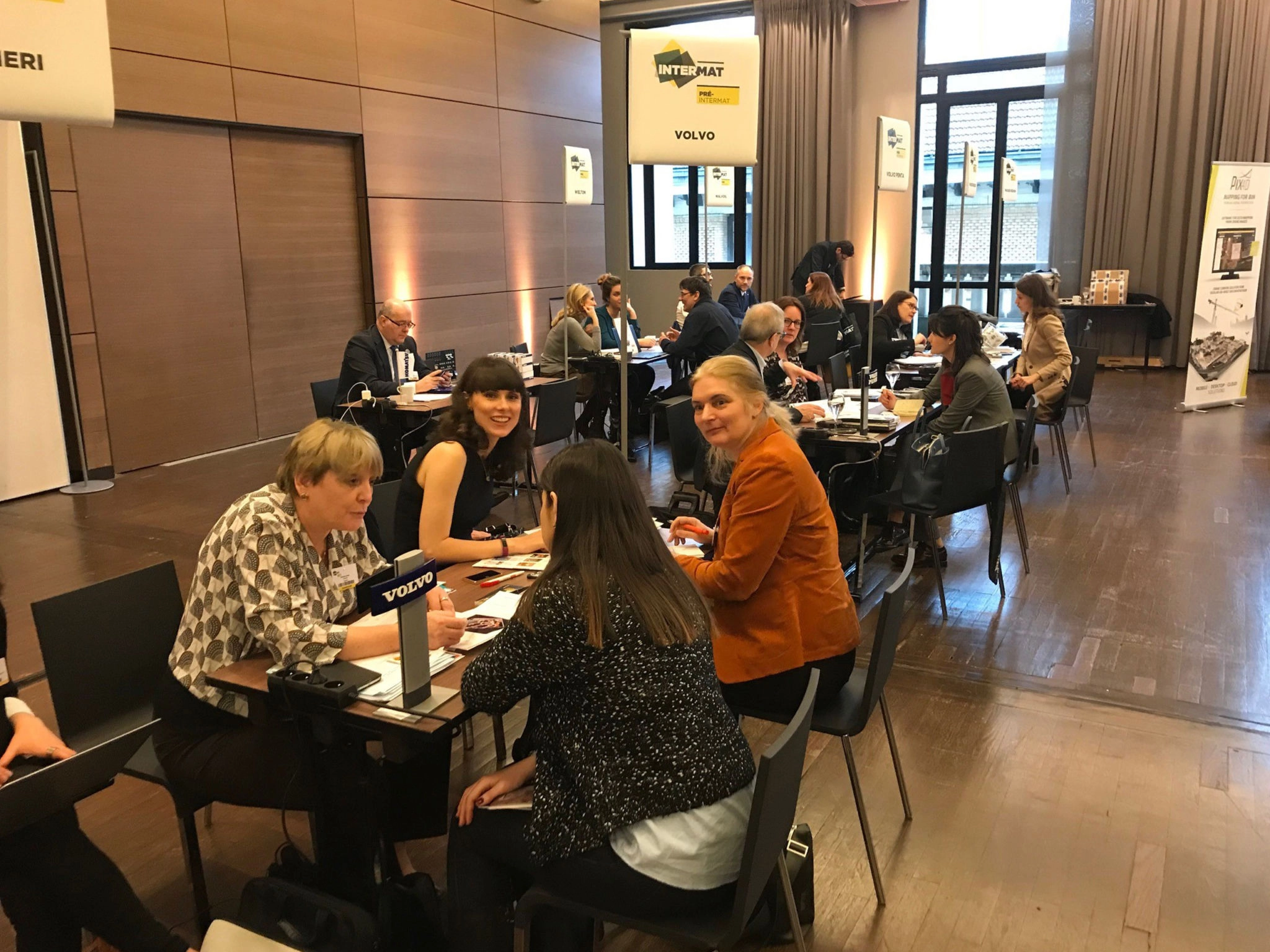 meeting-journalists-at-the-pre-intermat-press-event-in-paris-france-2018-2048x1536